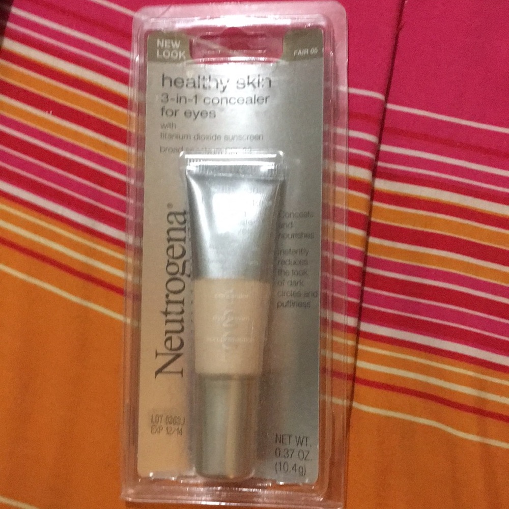 Neutrogena 3 in 1 concealer for eyes.
